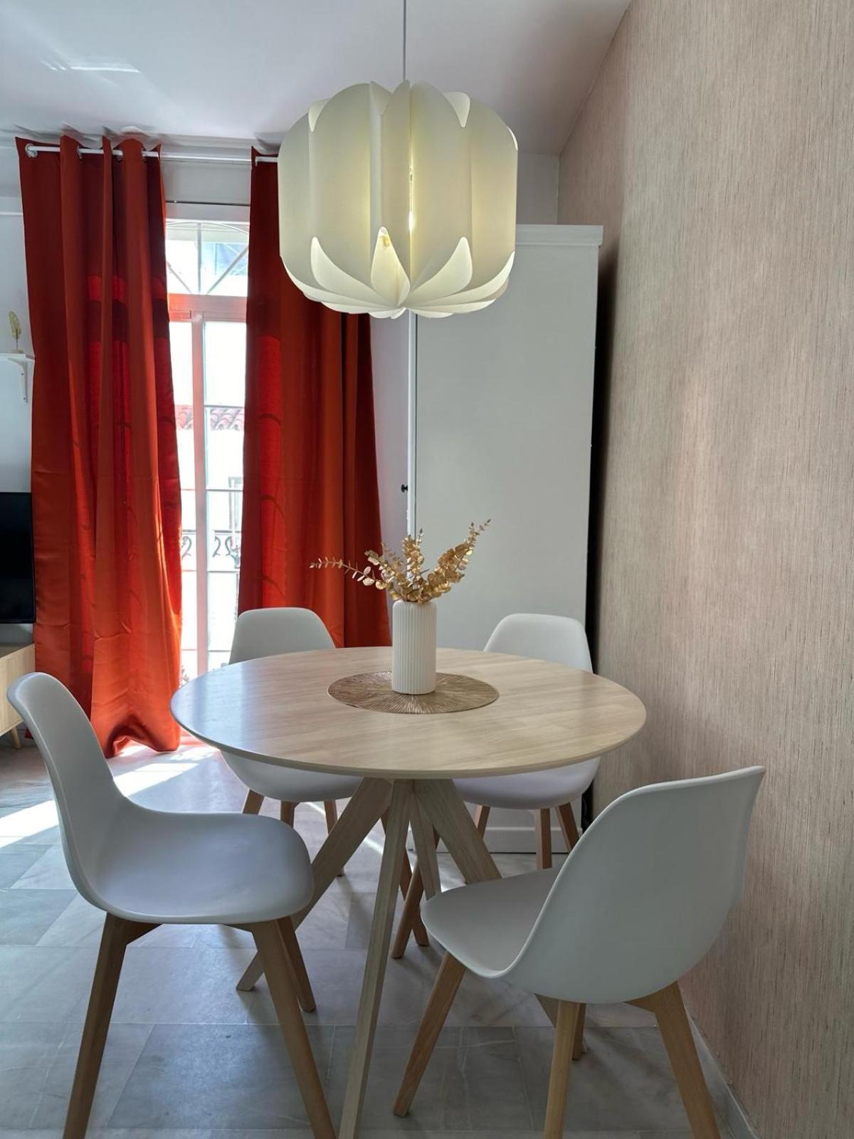 Apartamentos Don Diego La Carihuela ตอร์เรโมลิโนส ภายนอก รูปภาพ