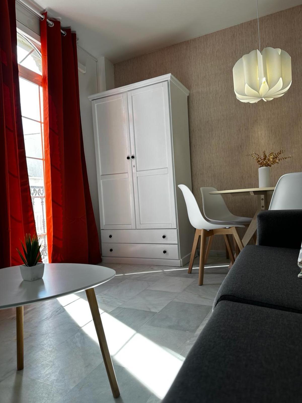 Apartamentos Don Diego La Carihuela ตอร์เรโมลิโนส ภายนอก รูปภาพ