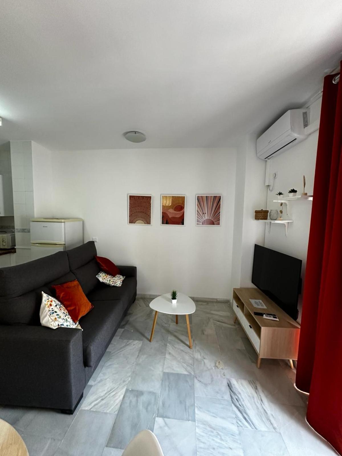 Apartamentos Don Diego La Carihuela ตอร์เรโมลิโนส ภายนอก รูปภาพ